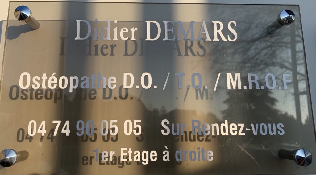 plaque certifiant que Monsieur Didier Demars est un ostéopathe diplômé d'Etat